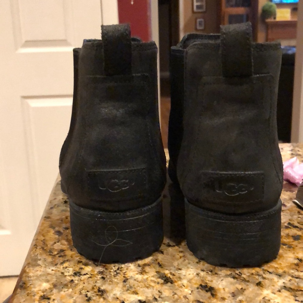 Womens Ugg ankle boots size 9